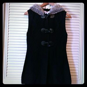 - Cardigan with faux fur